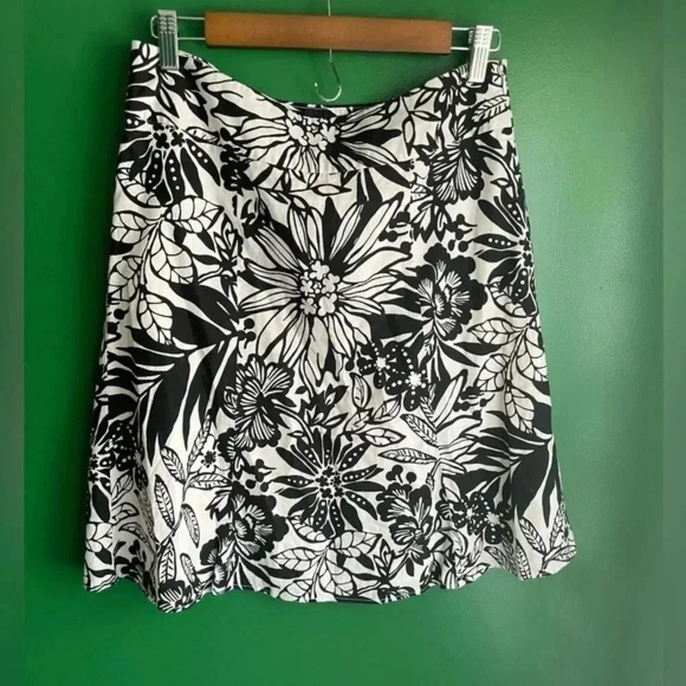 Gap Black & White Circle‎ Floral Skirt Size 4 EUC! CLEARANCE!